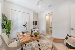 2010 Hyde Park Cir, Sarasota, FL 34239 - Photo 37