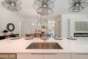 2010 Hyde Park Cir, Sarasota, FL 34239 - Photo 23