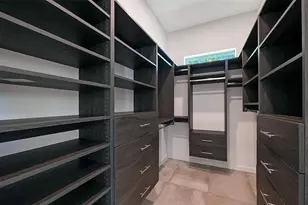 2010 Hyde Park Cir, Sarasota, FL 34239 - Photo 13