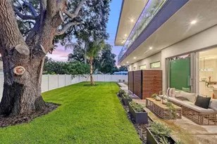 2010 Hyde Park Cir, Sarasota, FL 34239 - Photo 59