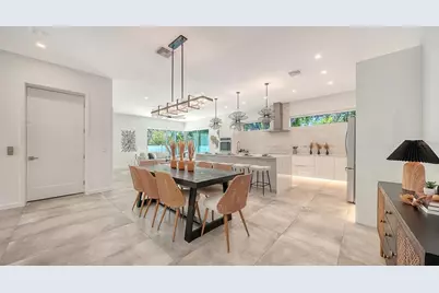 2010 Hyde Park Circle, Sarasota, FL 34239 - Photo 11