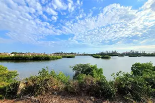 808 Suncrest Dr, Nokomis, FL 34275 - Photo 1