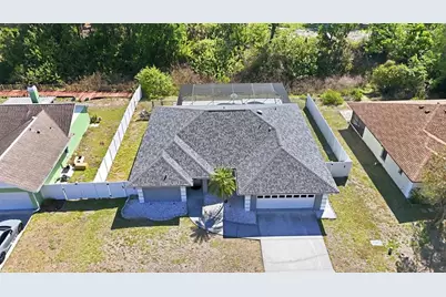 8421 Country Park Way, Sarasota, FL 34243 - Photo 3