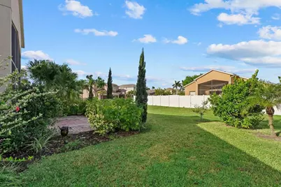 6634 38th Street E, Sarasota, FL 34243 - Photo 39