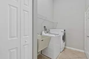 6634 38th St E, Sarasota, FL 34243 - Photo 33