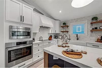 2208 Avenue A, Bradenton Beach, FL 34217 - Photo 21