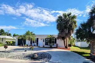 401 Sunnyside Dr, Venice, FL 34293 - Photo 5