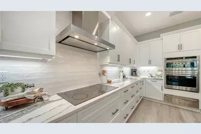 5018 Surfside Circle, Lakewood Ranch, FL 34211 - Photo 17