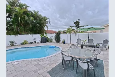 6107 9th Avenue W, Bradenton, FL 34209 - Photo 3