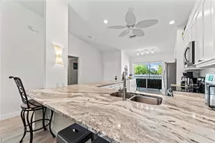 4639 Chapel Hill Dr, Sarasota, FL 34238 - Photo 3