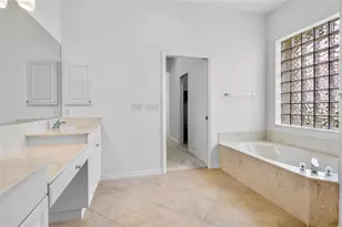 4975 Sabal Lake Cir, Sarasota, FL 34238 - Photo 23