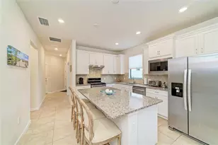 7013 Hanover Ct, Lakewood Ranch, FL 34202 - Photo 11