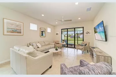 7013 Hanover Court, Lakewood Ranch, FL 34202 - Photo 21