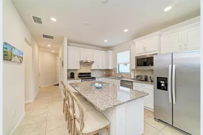 7013 Hanover Court, Lakewood Ranch, FL 34202 - Photo 11