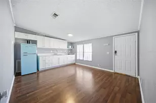 12513 Waltham Ave, Tampa, FL 33624 - Photo 9