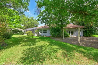3240 Walter Travis Drive, Sarasota, FL 34240 - Photo 39