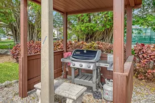 605 Sutton Pl, Longboat Key, FL 34228 - Photo 31
