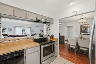 5745 Calais Blvd N, Saint Petersburg, FL 33714 - Photo 11