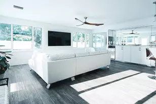 1857 Tulip Dr, Sarasota, FL 34239 - Photo 5