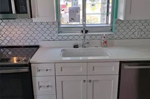 3372 Mayflower St, Sarasota, FL 34231 - Photo 5