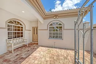 3864 Chatsworth Greene Ct, Sarasota, FL 34235 - Photo 19
