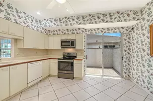 3864 Chatsworth Greene Ct, Sarasota, FL 34235 - Photo 9