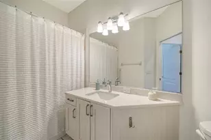 3799 Mira Lago Dr, Sarasota, FL 34238 - Photo 33