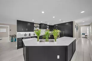 7149 Longboat Dr N, Longboat Key, FL 34228 - Photo 5