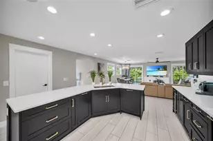 7149 Longboat Dr N, Longboat Key, FL 34228 - Photo 7