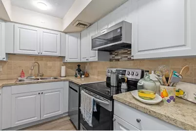 2437 Harbor Boulevard #204, Port Charlotte, FL 33952 - Photo 9