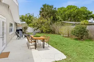 2949 Bougainvillea St, Sarasota, FL 34239 - Photo 25