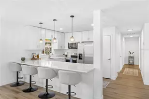 2949 Bougainvillea St, Sarasota, FL 34239 - Photo 13