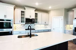 3626 Savanna Palms Ct, Bradenton, FL 34211 - Photo 9