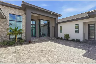 262 Crystal Waters Drive, Sarasota, FL 34240 - Photo 15