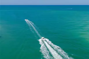 8534 Heron Lagoon Cir, Sarasota, FL 34242 - Photo 9