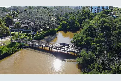 8534 Heron Lagoon Circle, Sarasota, FL 34242 - Photo 3