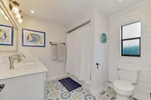 5410 Creeping Hammock Dr, Sarasota, FL 34231 - Photo 17