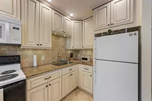 117 7th St N, Bradenton Beach, FL 34217 - Photo 9