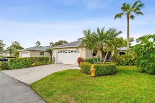 2515 Lantana Ln, Palmetto, FL 34221 - Photo 3