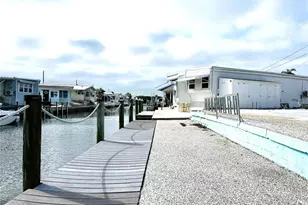 6905 W Bayou Ln, Bradenton, FL 34207 - Photo 1