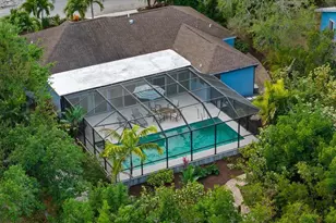 704 Tropical Cir, Sarasota, FL 34242 - Photo 5