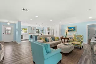 704 Tropical Cir, Sarasota, FL 34242 - Photo 9