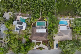 704 Tropical Cir, Sarasota, FL 34242 - Photo 49