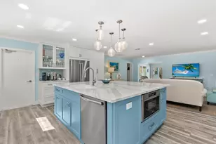 704 Tropical Cir, Sarasota, FL 34242 - Photo 13