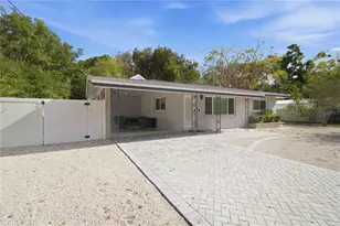 2545 Browning St, Sarasota, FL 34237 - Photo 3