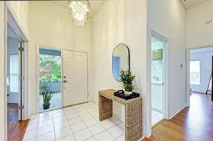 4916 Linsey Ct, Sarasota, FL 34243 - Photo 9