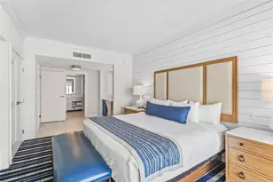 230 Sands Point Rd, Longboat Key, FL 34228 - Photo 21