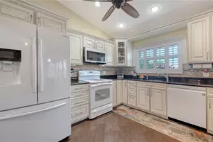 4131 Salernes Ave, Sarasota, FL 34233 - Photo 9