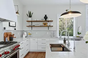 1686 North Dr, Sarasota, FL 34239 - Photo 9