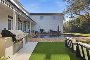 1686 North Dr, Sarasota, FL 34239 - Photo 63